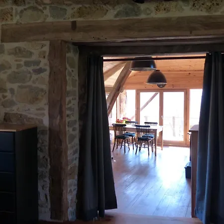 La Gailarde Au Millieu De Notre Ferme Avec Son Ruisseau Et Sa Mare Massat