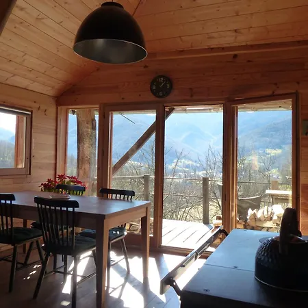 La Gailarde Au Millieu De Notre Ferme Avec Son Ruisseau Et Sa Mare Feriehus